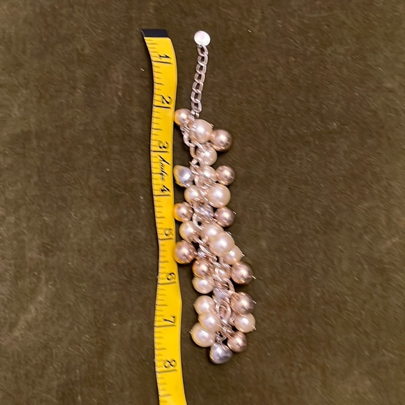 Talbots pretty bracelet. Faux pearls and silver triangular styled baubles. - Picture 4 of 4